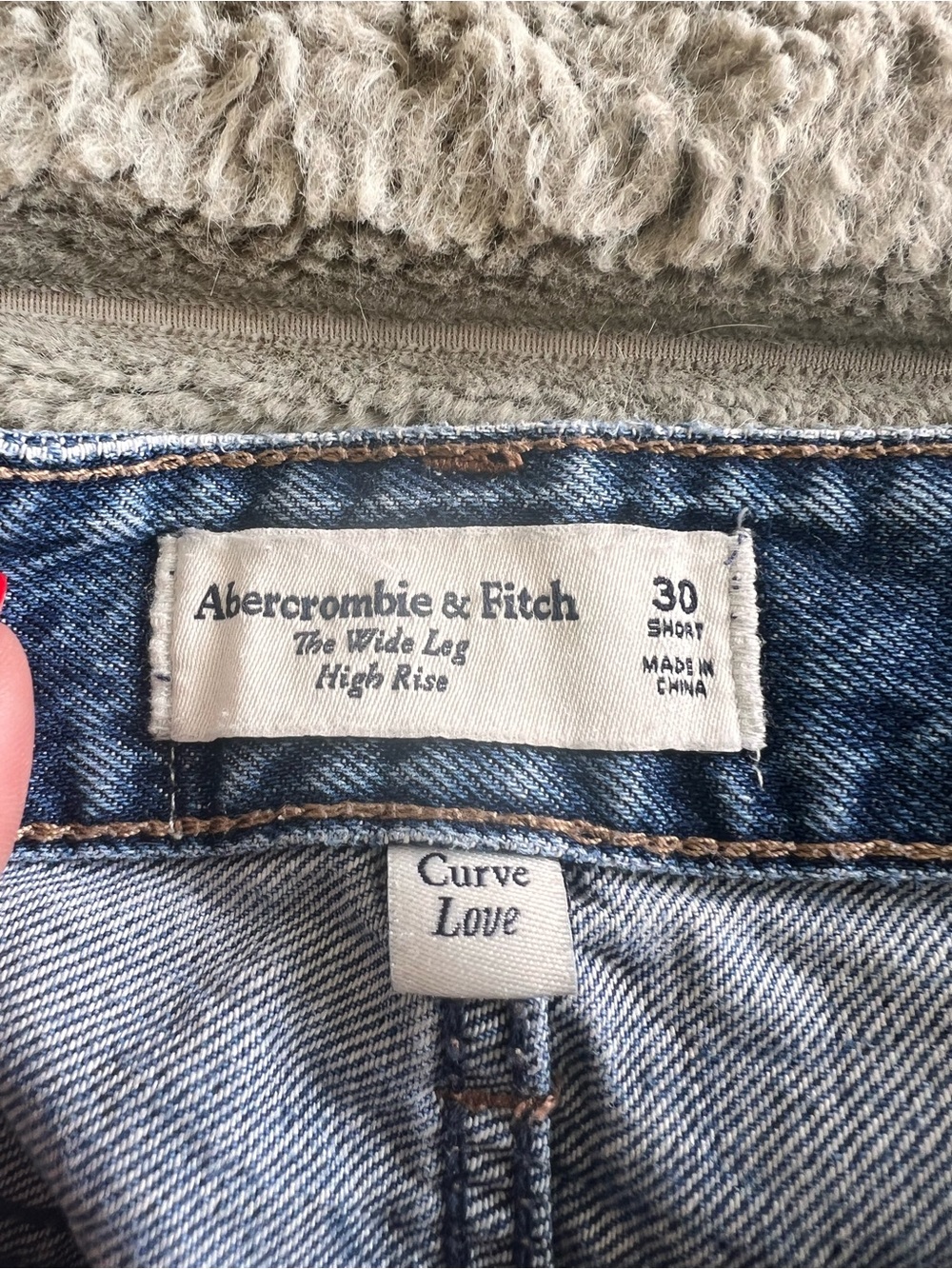 Abercrombie & Fitch Curve Love High Rise Wide Leg Jean Dark Wash Size 30S - Picture 8 of 8